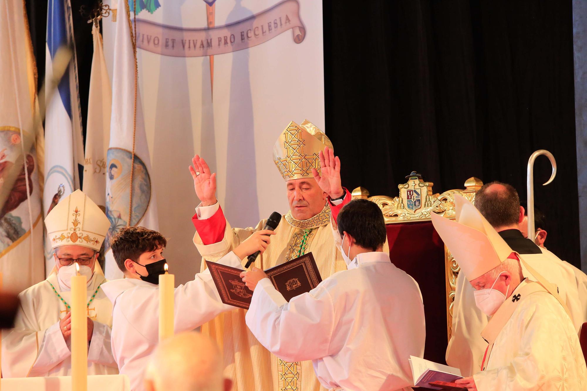 Ordenación del obispo en el Recinto Ferial