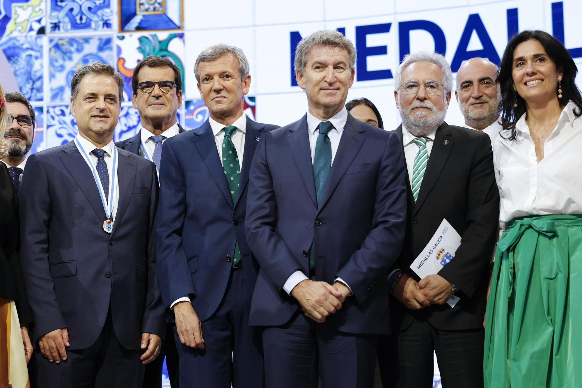 Los alcaldes de Oporto y Braga recogen en las Medallas de Galicia