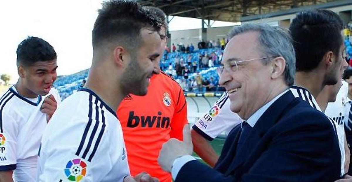 Jesé Rodríguez, junto a Florentino Pérez en su etapa en el Real Madrid