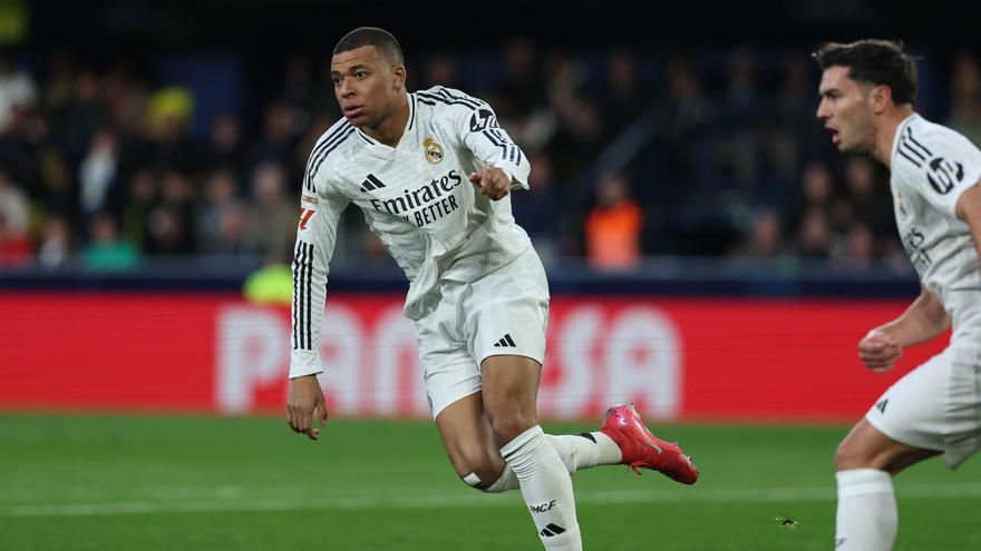 Kylian Mbappé celebra un gol.