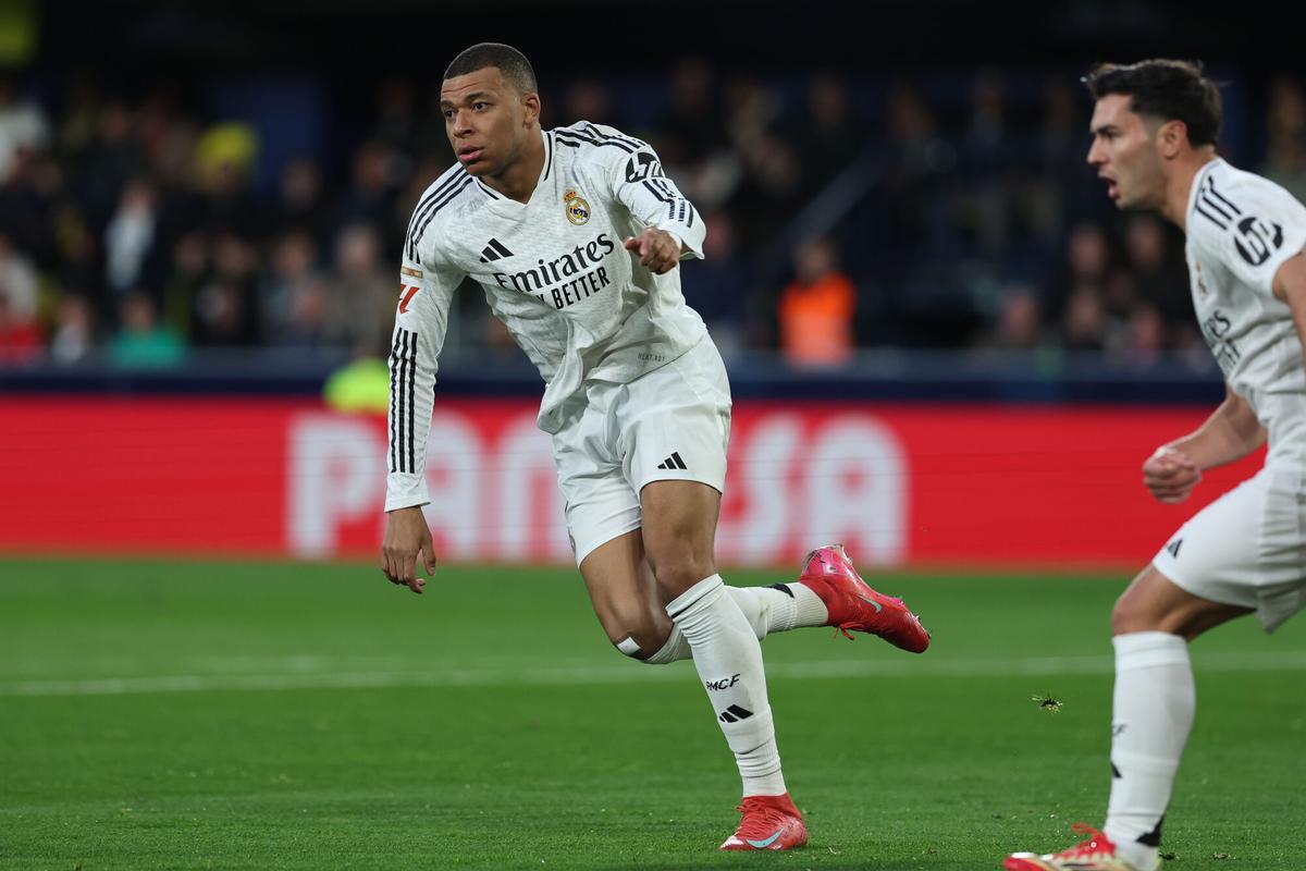 Kylian Mbappé celebra un gol.