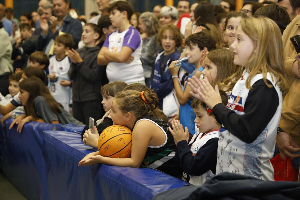 El Obradoiro 24-25 se presenta ante sus aficionados con el deseo de llevarlos a ACB