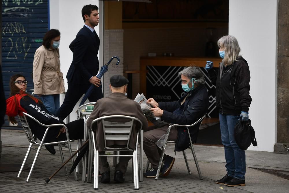 Terrazas, compras, gestiones, paseos... así vive Pontevedra la Fase 1 de la desescalada