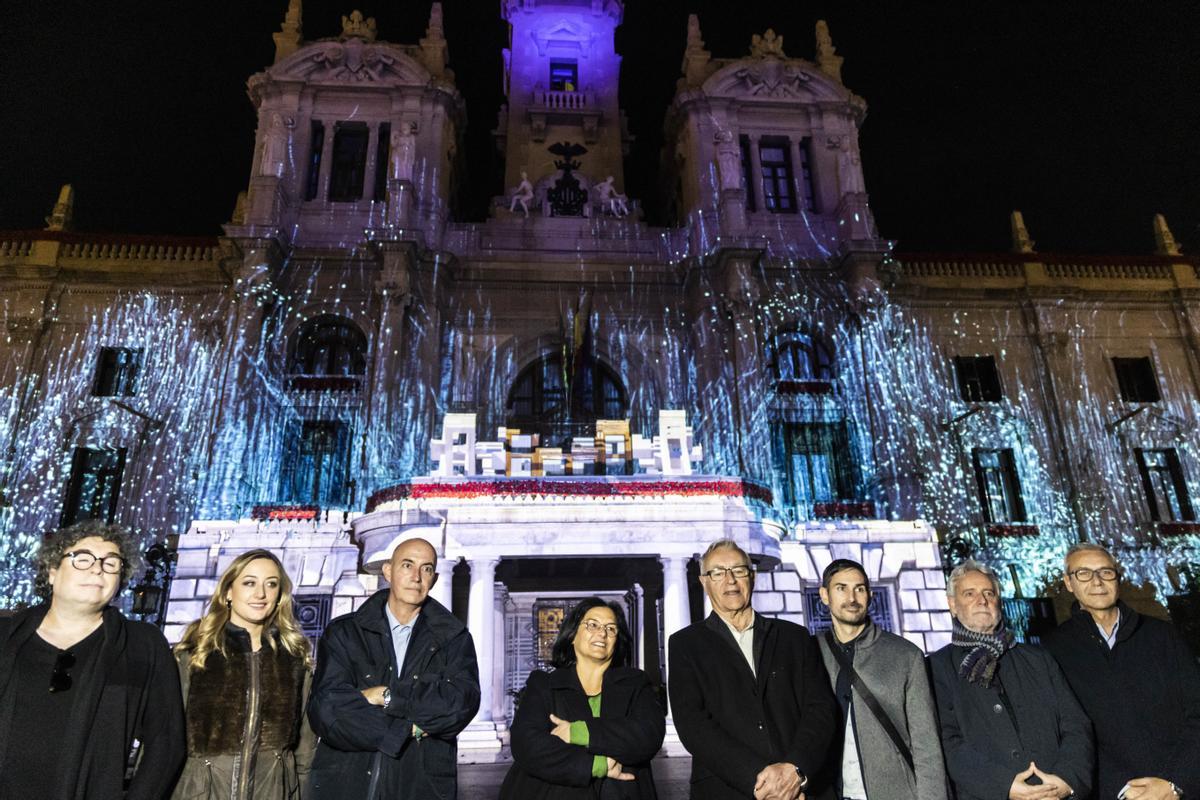 València estrena un "mapping" en la fachada del Ayuntamiento