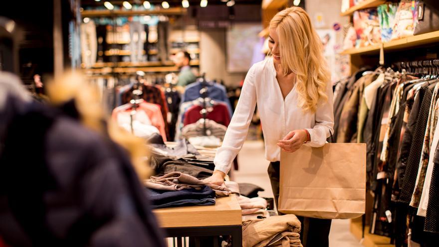 Pulveriza todos los récords de ventas: así es el vestido estampado de El Corte Inglés para esta temporada