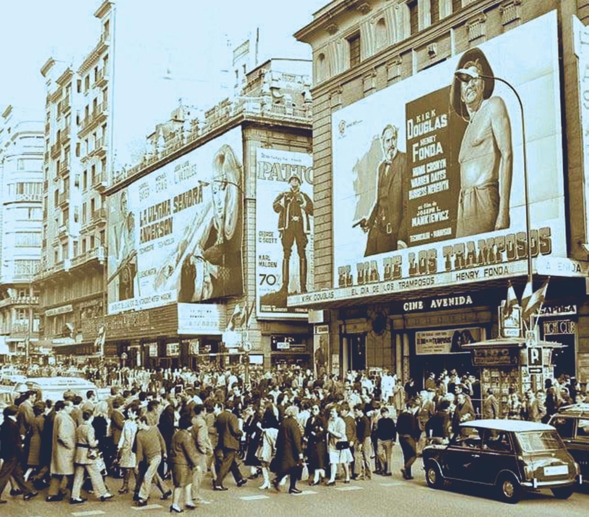 Os grandes afiches murais dos cines madrileños. | Arquivo do autor