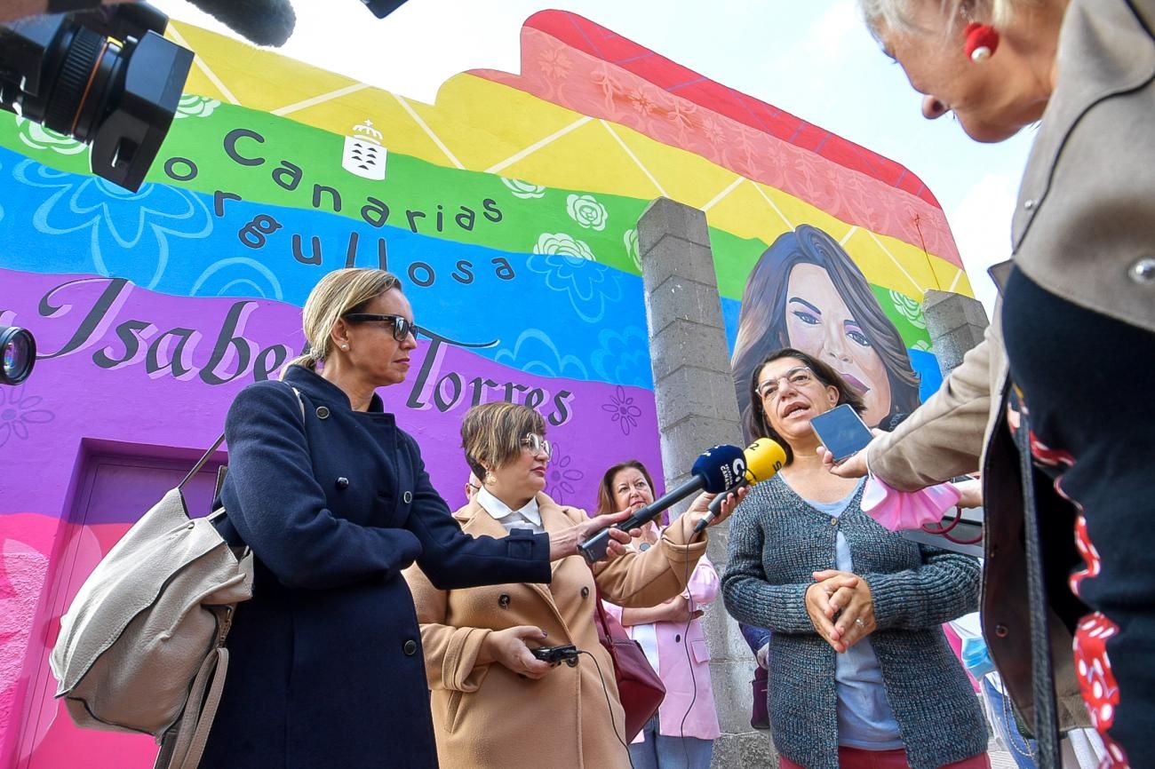 Mural homenaje a Isabel Torres