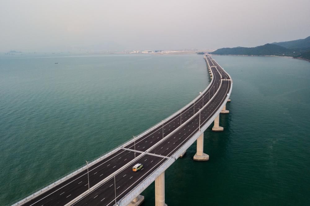 China inaugura el puente marítimo más largo del mundo.