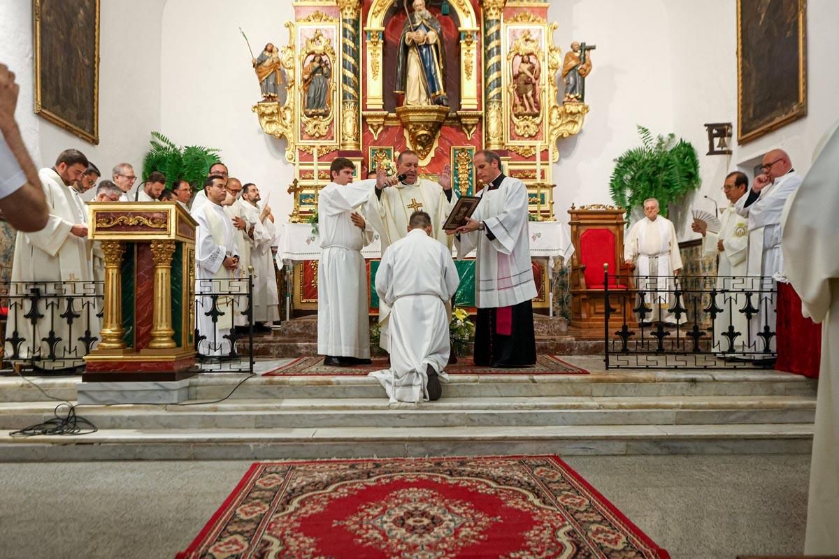 Todas las imágenes de la ordenación de Juan Carlos Rubertiello, diácono en Sant Antoni