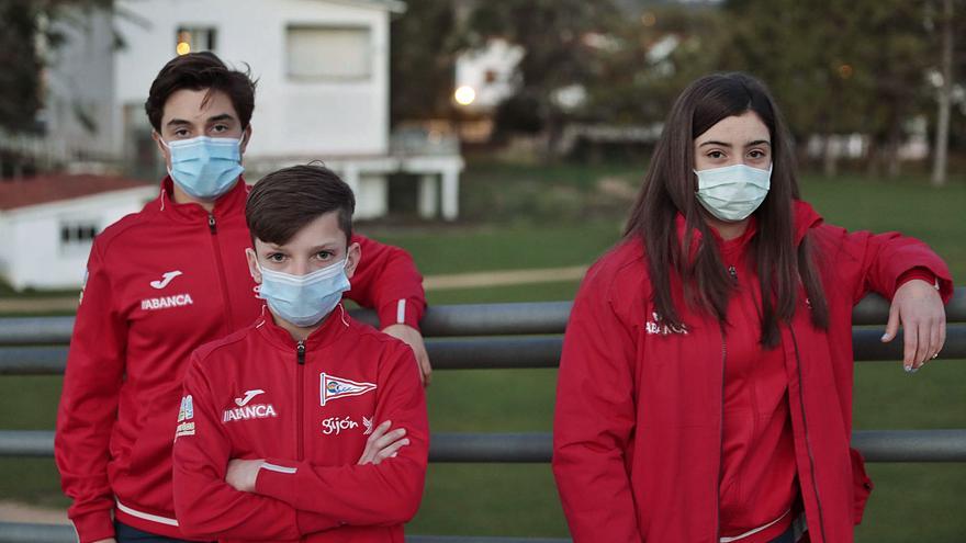 Carolina, Álvaro y Carlos, del Grupo Covadonga: Campeones en el deporte y en los estudios