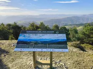 Así es el "skyline" de Salas desde el Pico Aguión: nuevos paneles ayudan a entender las espectaculares vistas desde esta cima