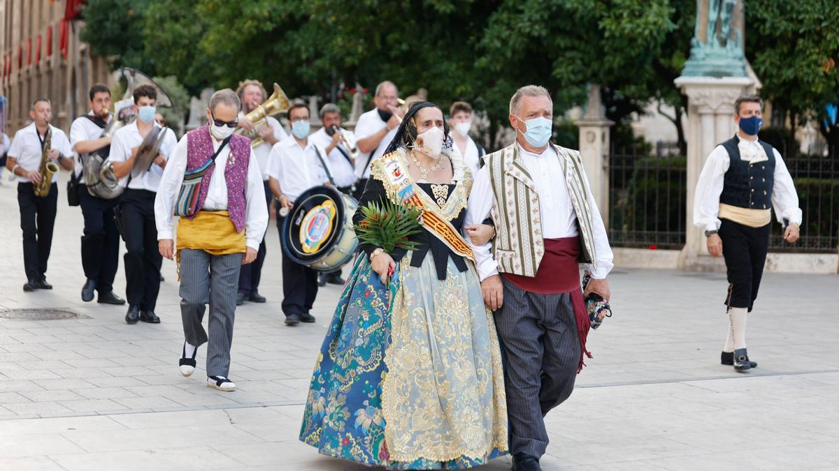 Búscate en el segundo día de Ofrenda por la calle Caballeros (entre las 18.00 y las 19.00 horas)