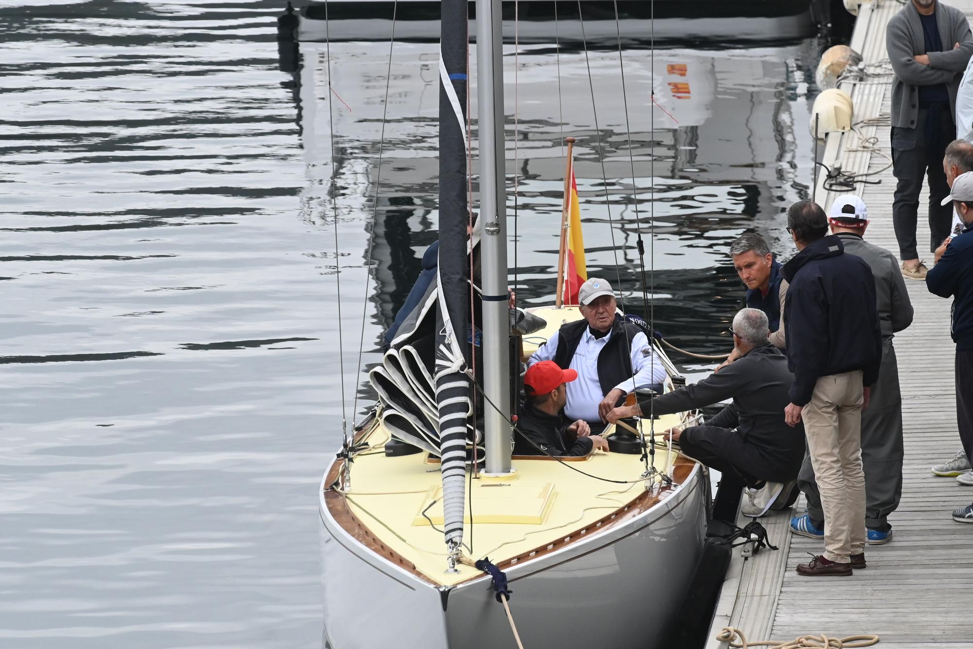 El rey emérito, Juan Carlos I, ya navega por aguas de Sanxenxo