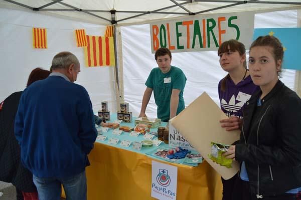 Escolars berguedans celebren el Mercat de les Cooperatives Escolars