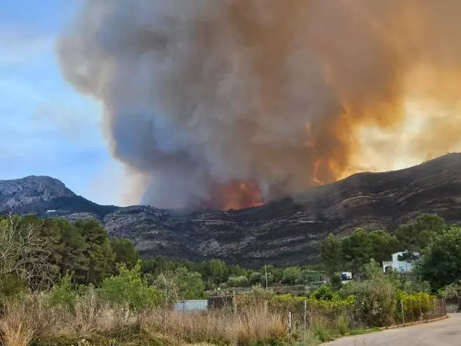 Última hora del incendio de Tàrbena