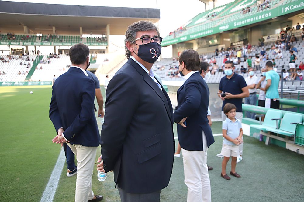 Aficionados asistentes al encuentro Córdoba CF-Cádiz B