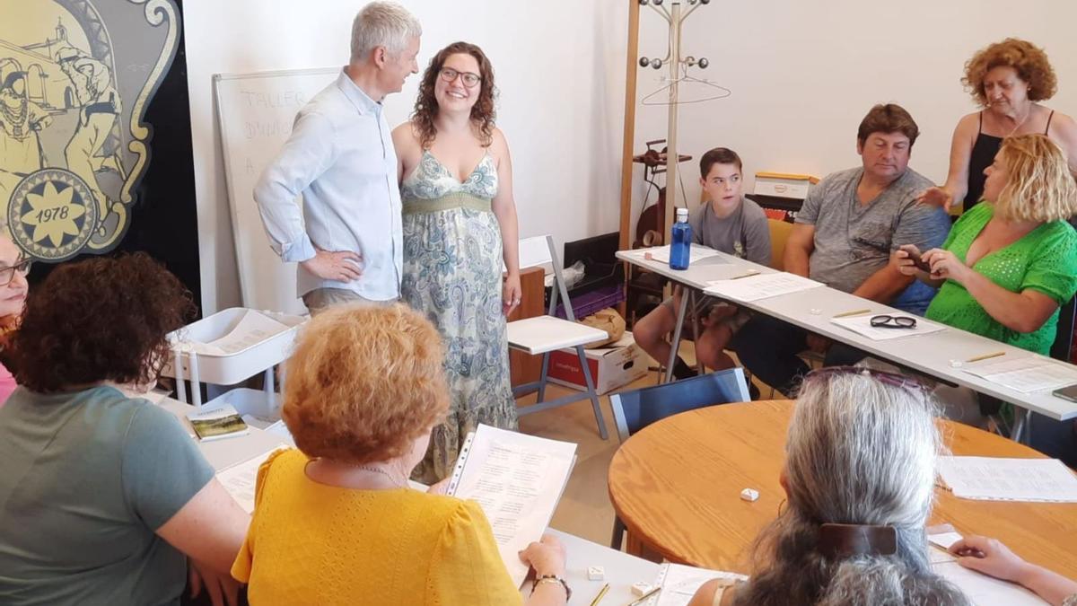 La profesora de 'cant pagès' Elena Ribas, durante una clase.