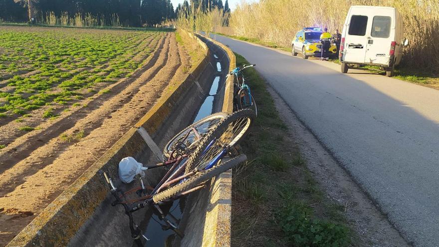 Denunciats per intentar enganyar els Mossos en un accident on van atropellar dos ciclistes a Cabanes