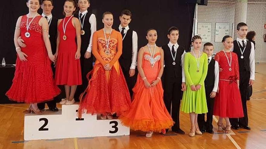 Bailarines estradenses lideraron nueve podios.