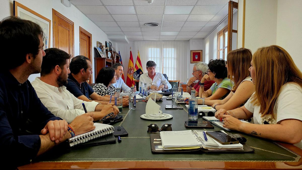El alcalde con los concejales de gobierno de La Vila.