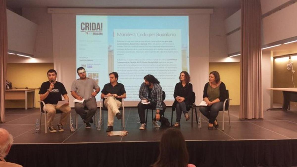 Promotores de Crida per Badalona durante la presentación del proyecto político en el centro cívico La Salut.