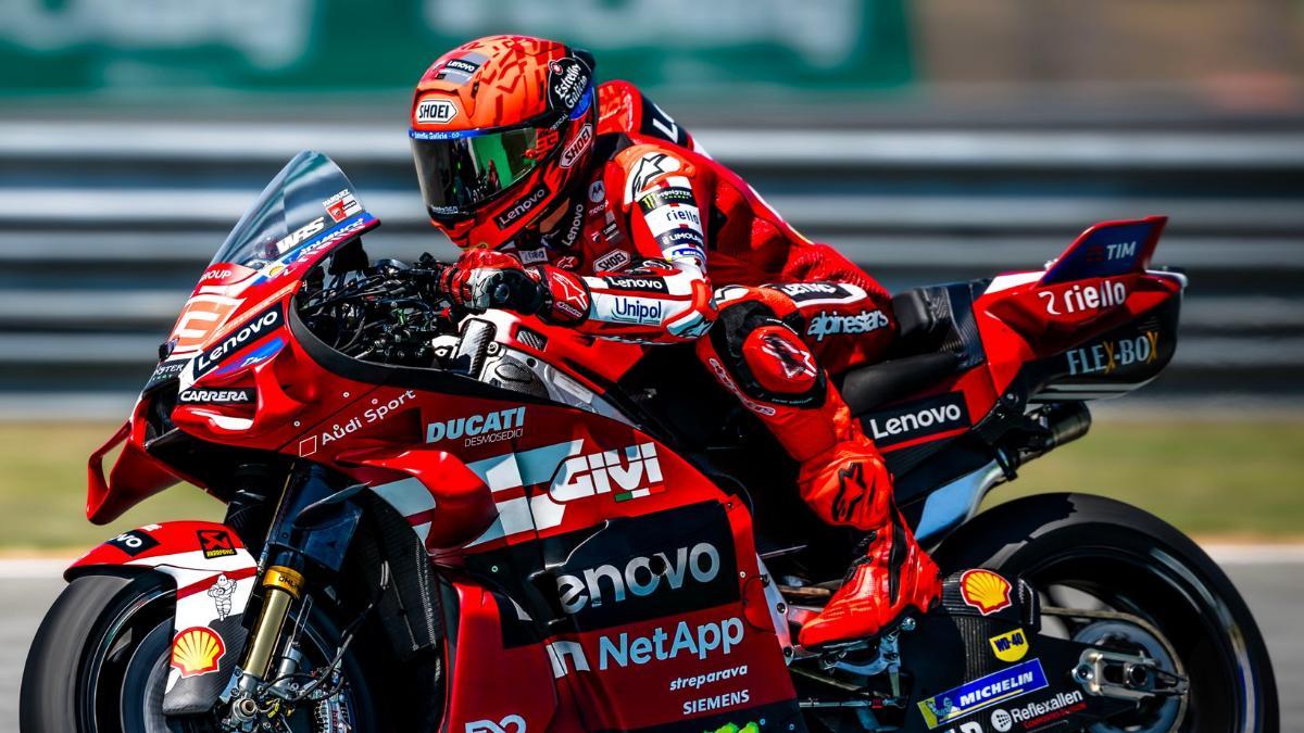 Marc Márquez, en acción con la Ducati en Buriram