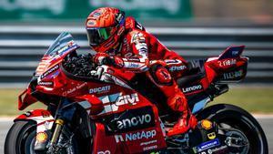 Marc Márquez, en acción con la Ducati en Buriram