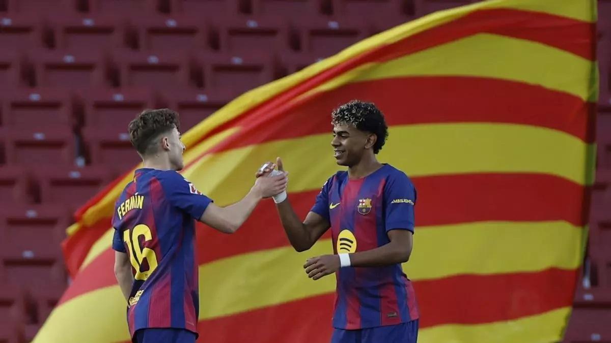 Fermín i Lamine Yamal, en un partit del Barça