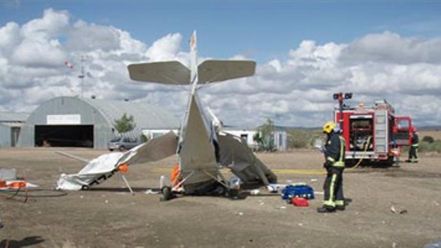 El piloto de un ultraligero salva la vida tras estrellarse su nave en la Cervera