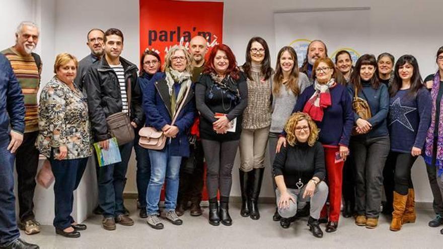 Treinta parejas se forman en «Voluntariat pel valencià»