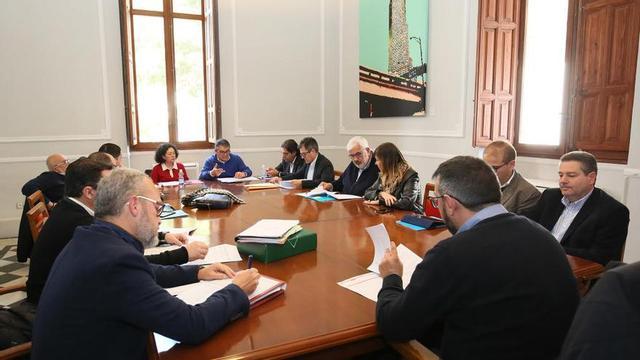 La comisión de Hacienda del pasado miércoles que dio luz verde al Plan de Obras de 2018.