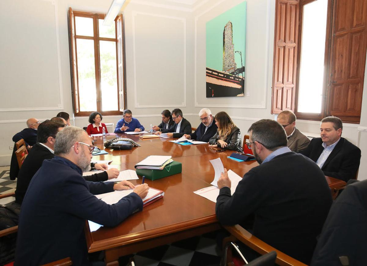 La comisión de Hacienda del pasado miércoles que dio luz verde al Plan de Obras de 2018.