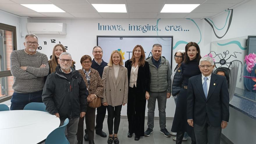 Un salón simulado de peluquería y estética en el IES Isabel-Clara Simó