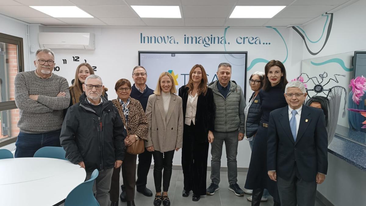 Inauguración del Aula Ateca del IES Isabel-Clara Simó de l'Alcúdia de Crespins.