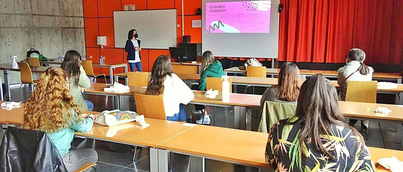 Charla de Baiuca Verdescente 
en el campus de Ourense.