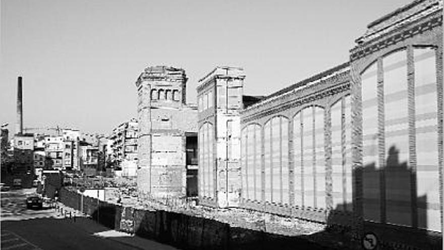 Vista de la Fàbrica Nova amb les lones provisionals instal·lades a l&#039;espera que s&#039;hi faci l&#039;obra