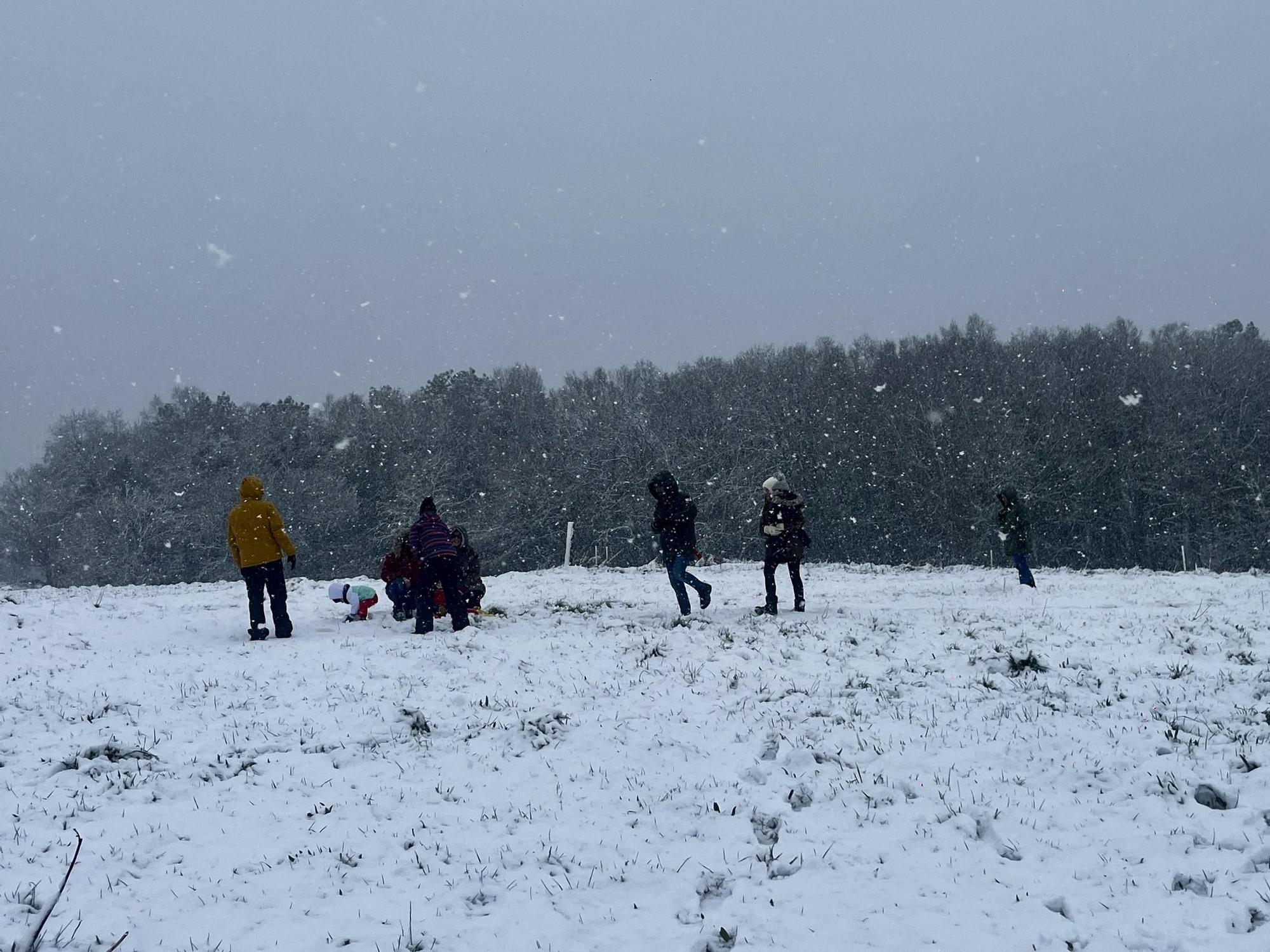 Galicia se tiñe de blanco: nieve, hielo y granizo por toda la comunidad