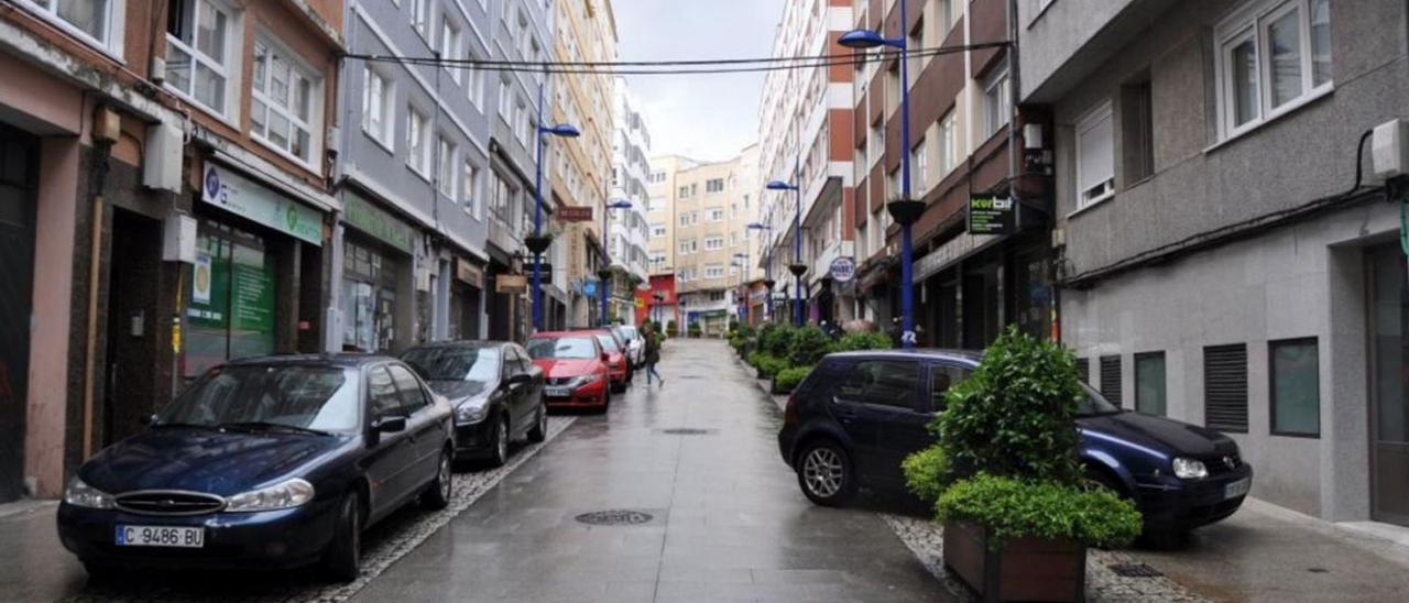 Vista de la calle Sanjurjo de Carricarte, en O Burgo, el año pasado.