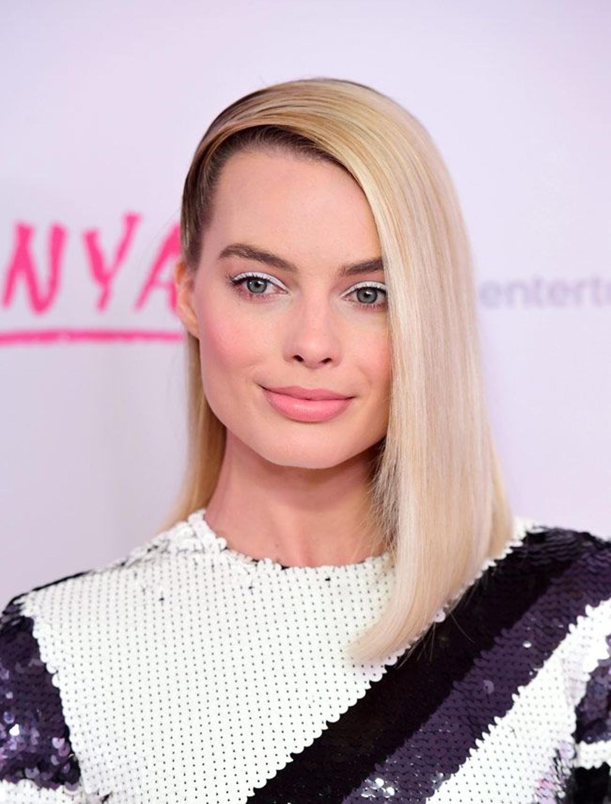 El 'eyeliner' blanco de Margot Robbie en la presentación de 'Yo, Tonya' en Londres