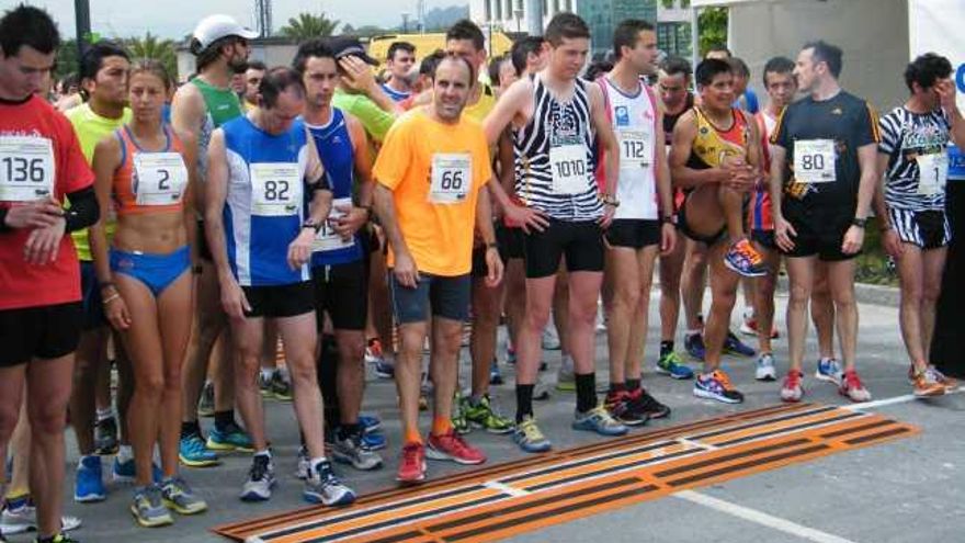 Los participantes, en los momentos previos a la salida de la prueba. | g. bengoa