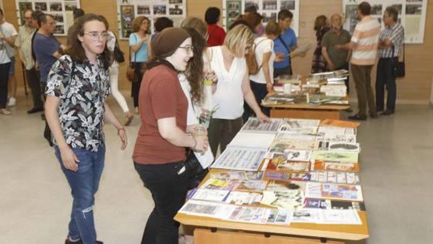 Exposición que recoge una parte de los 50 años del instituto.