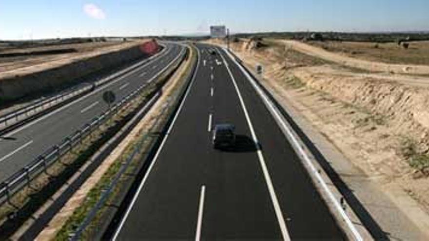 La Junta da luz verde a dos tramos de la autovía Navalmoral-Plasencia-Portugal