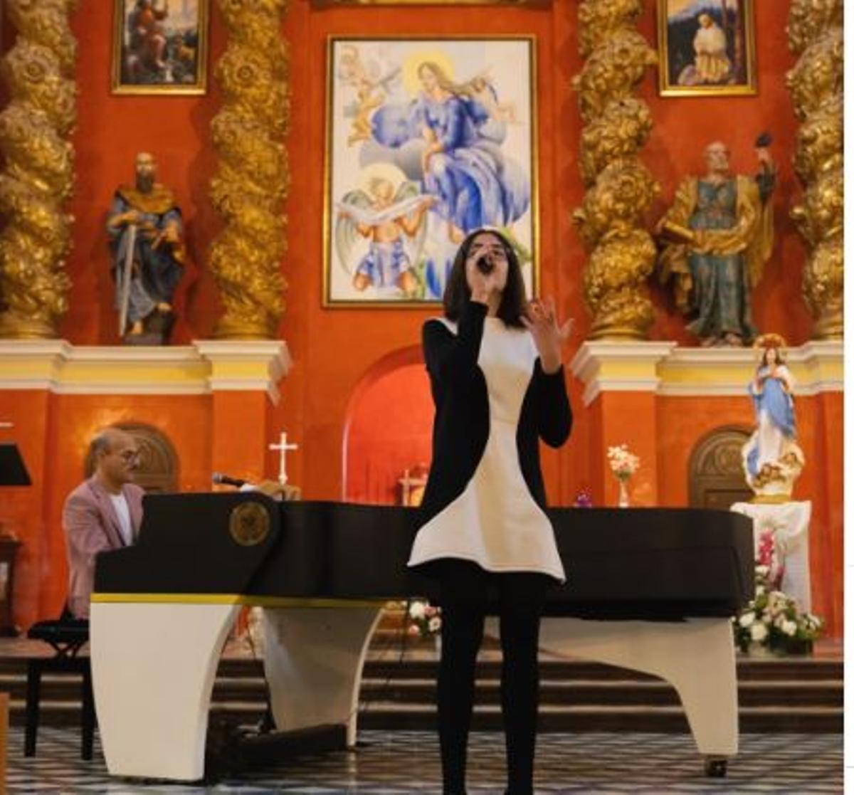 Actuación de Jorge Delpón y Laura del Frago en la Cartuja Baja