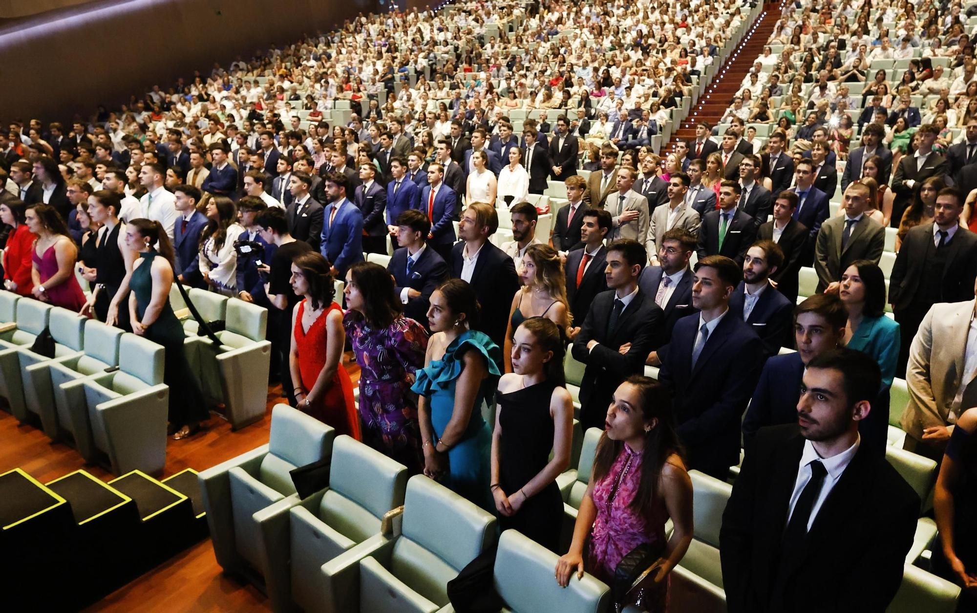 Multitudinario acto de graduación de la Escuela de Industriales en el Auditorio Mar de Vigo