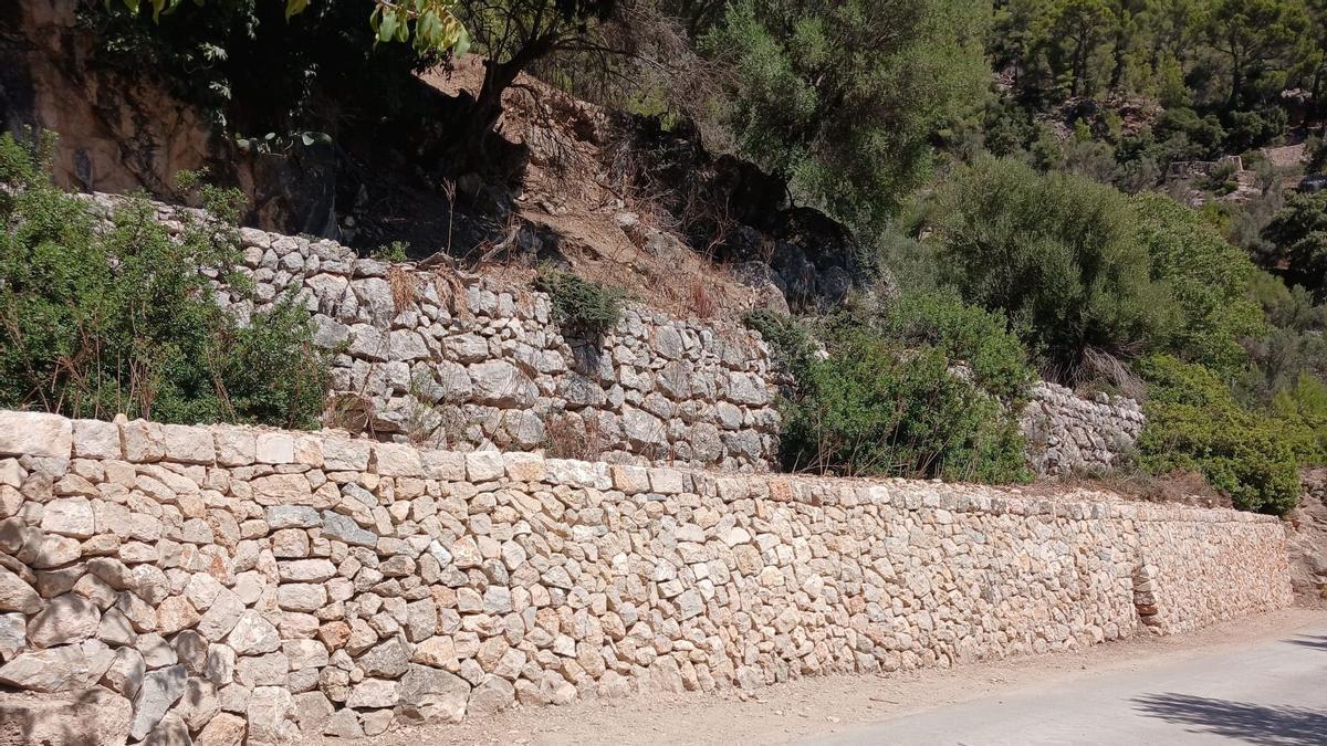 Alaró reconstruye varios tramos de 'marges' en el camino del Castell para mejorar la seguridad