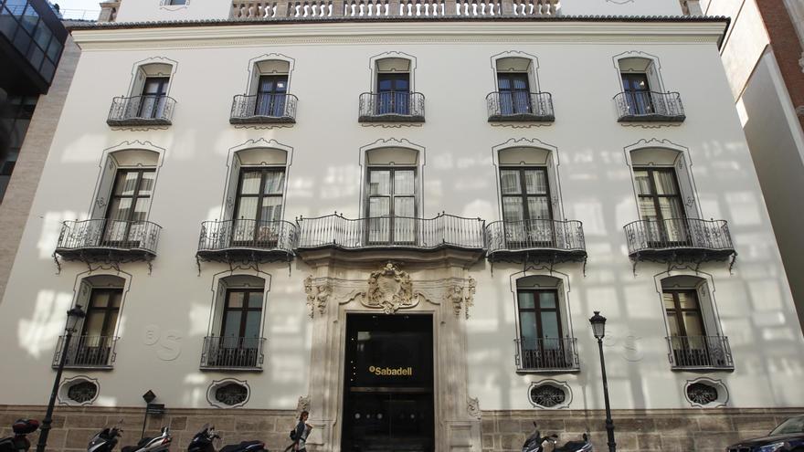 Los tres grandes bancos tras la fusión BBVA-Sabadell coparían el 56 % del sector en la C. Valenciana