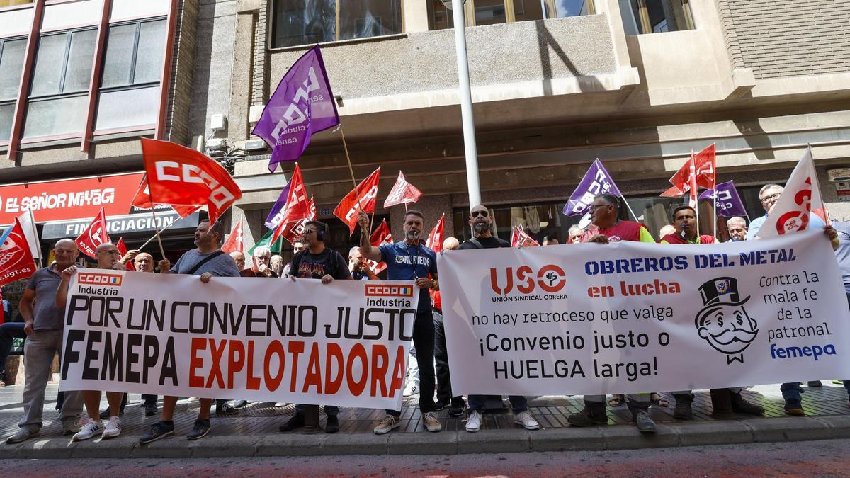 Los trabajadores del metal se concentran en Las Palmas para reclamar mejoras salariales
