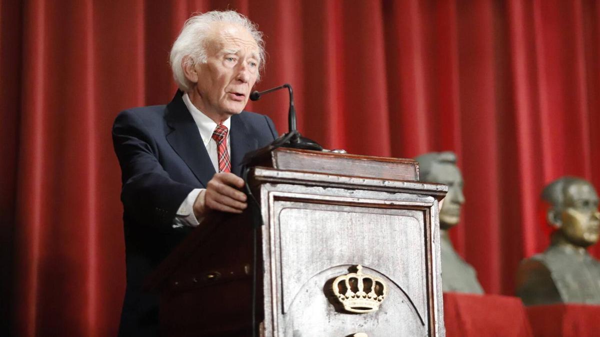 Albert Boadella, durante el pregón taurino ofrecido en el Círculo de la Amistad.