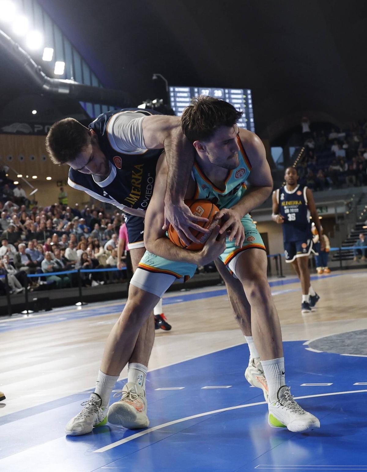 Las imágenes de la victoria del Alimerka Oviedo Baloncesto que le mete el play-off de ascenso a la ACB Las imágenes de la victoria del Alimerka Oviedo Baloncesto que le mete el play-off de ascenso a la ACB