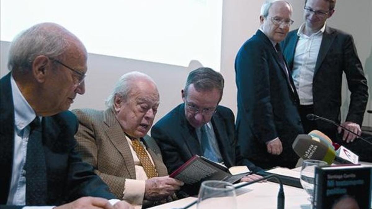 Elenco de lujo 8 Portabella, Pujol, Carrillo Menéndez, Montilla y Herrera, ayer en Barcelona.